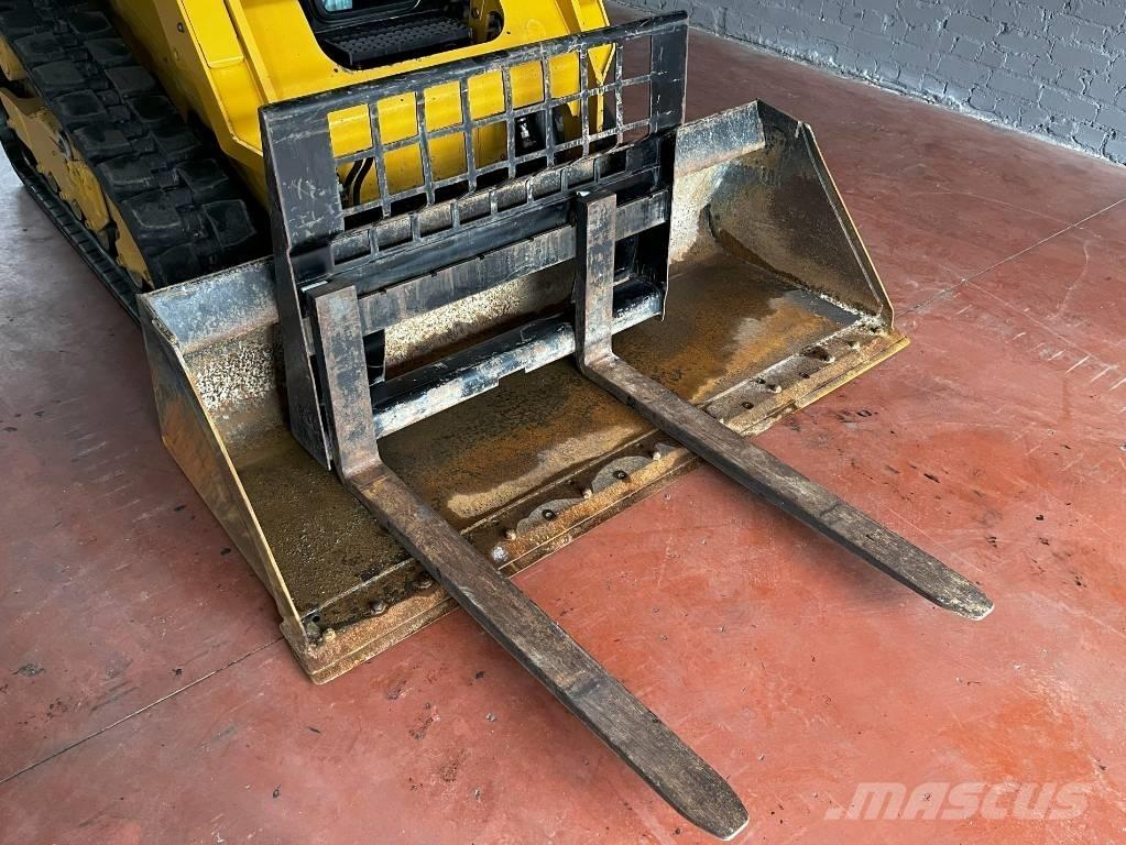 CAT 259 D スキッドステアローダー