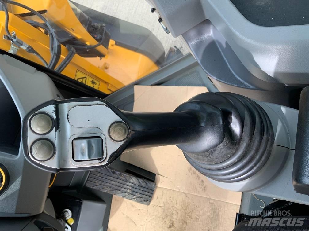 JCB 437 HT ホイールローダー・タイヤショベル