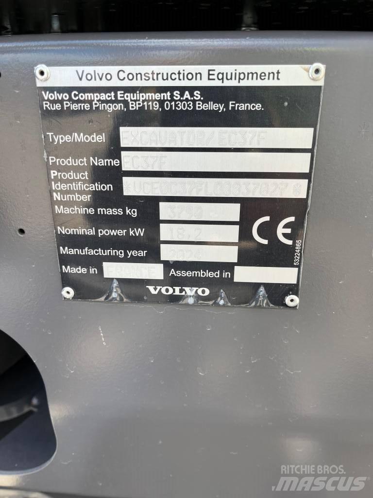 Volvo EC37F ミニ油圧ショベル 7t以下（ミニユンボ・ミニディガー）