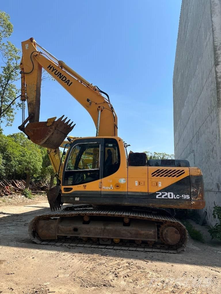 Hyundai 220LC-9S 大型油圧ショベル12t以上（パワーショベル・ユンボ）