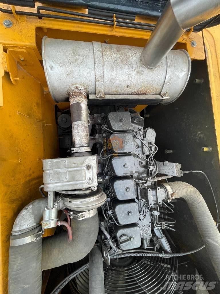 Hyundai 210W-9 ホイール式油圧ショベル（パワーショベル・ユンボ・バックホー）