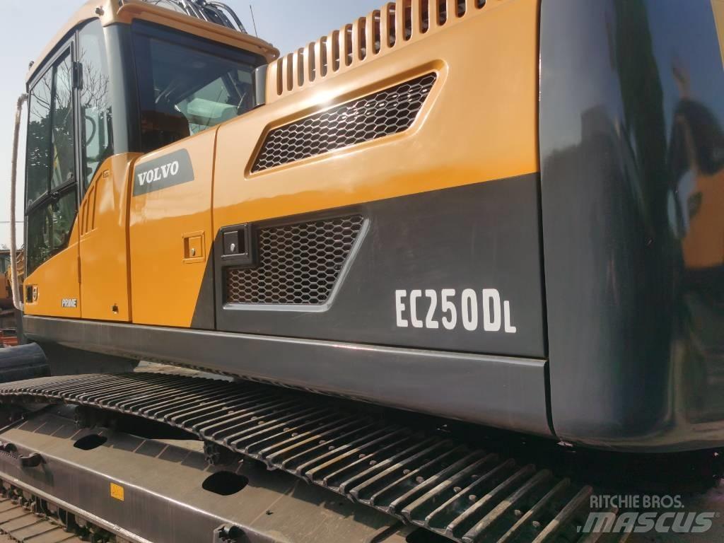 Volvo EC 250 D L 大型油圧ショベル12t以上（パワーショベル・ユンボ）