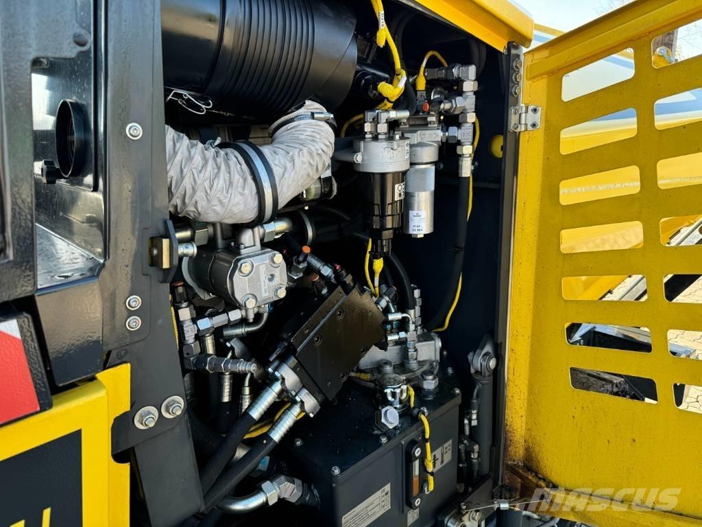 Bomag BF 300 C-2 アスファルトフィニッシャ