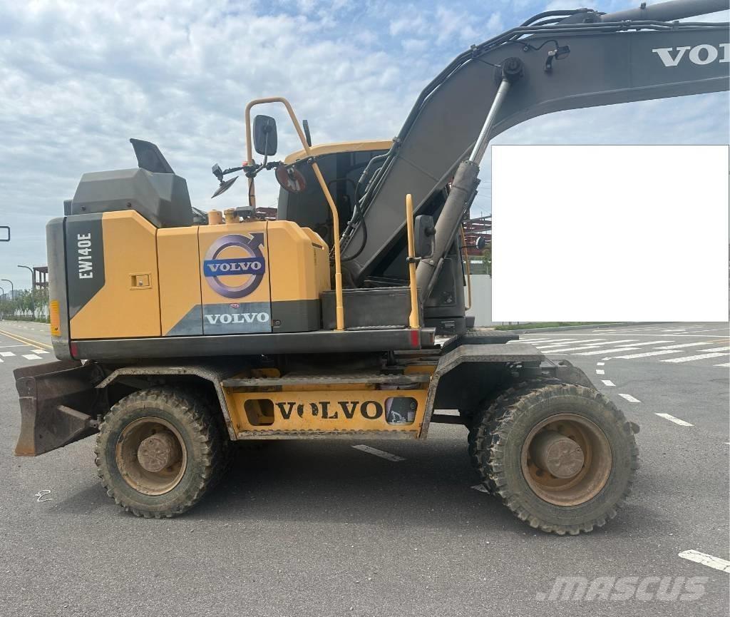 Volvo EW 140 ホイール式油圧ショベル（パワーショベル・ユンボ・バックホー）