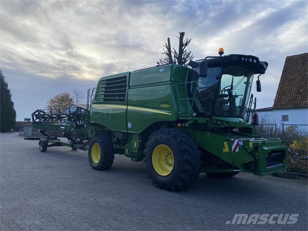 John Deere T550 コンバイン