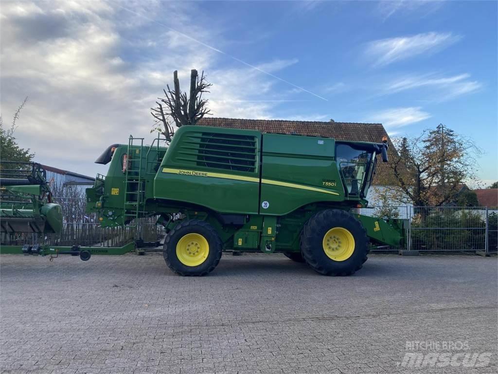 John Deere T550 コンバイン
