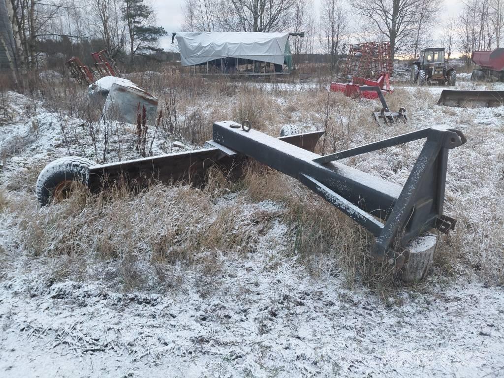  Takalana 300 その他道路と除雪の機械