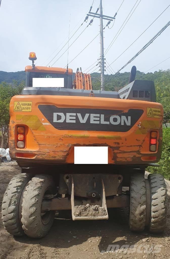 Doosan DX 140 W ホイール式油圧ショベル（パワーショベル・ユンボ・バックホー）