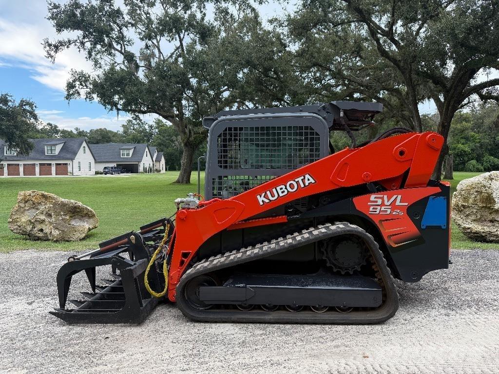 Kubota SVL 95-2 S スキッドステアローダー