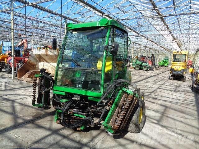 John Deere 3235C 乗用・自走モア/芝刈り機