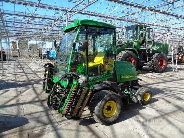John Deere 3235C 乗用・自走モア/芝刈り機