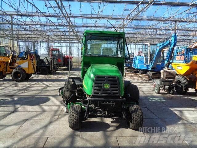 John Deere 3235C 乗用・自走モア/芝刈り機