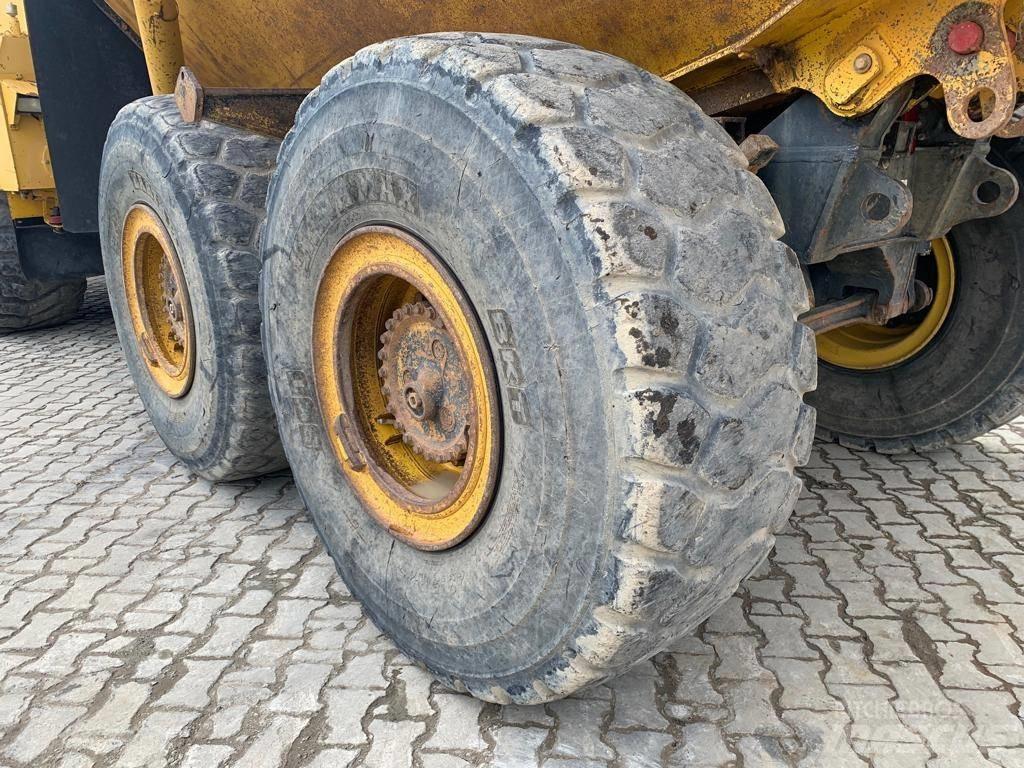 Komatsu HM 300-2 アーティキュレート式ダンプトラック