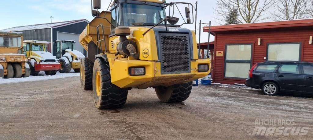 Bell B 30 D 6X6 アーティキュレート式ダンプトラック