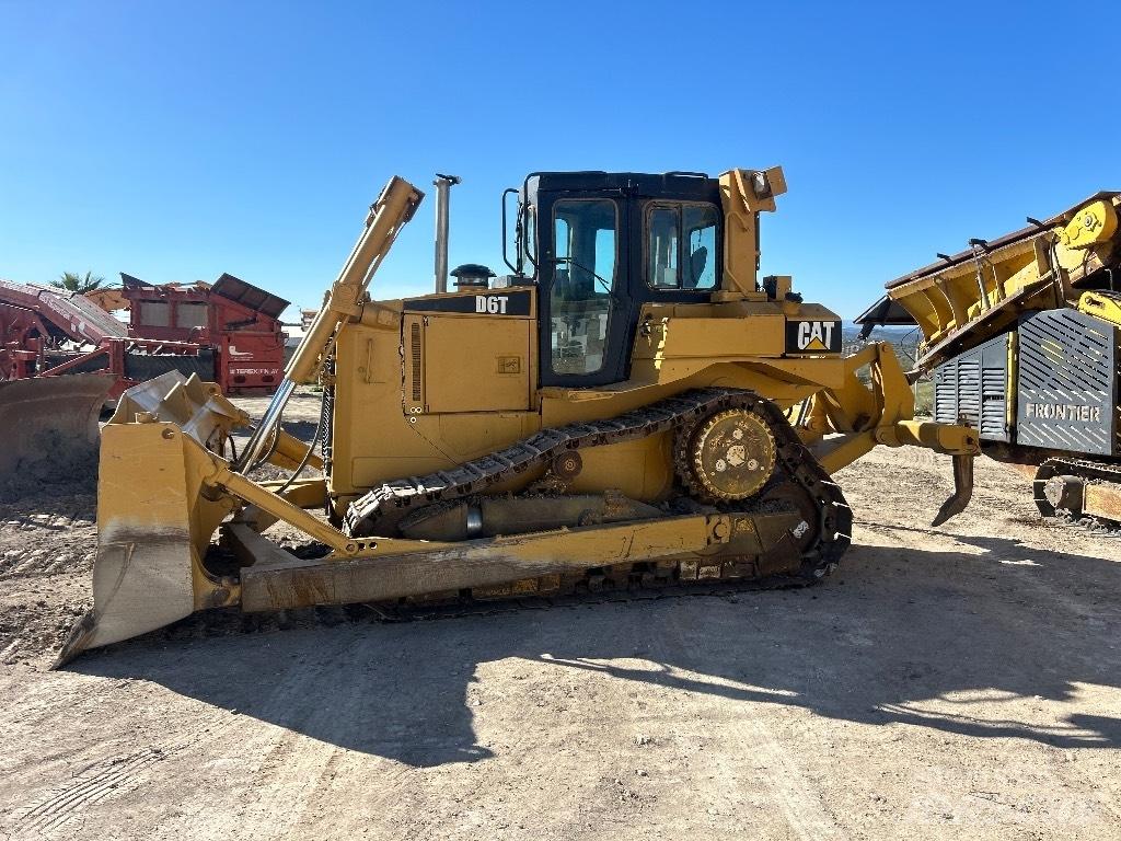 CAT D 6 T XL ブルドーザー