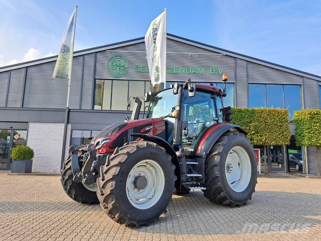 Valtra G 135 Active トラクター