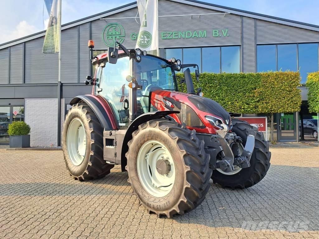 Valtra G 135 Active トラクター