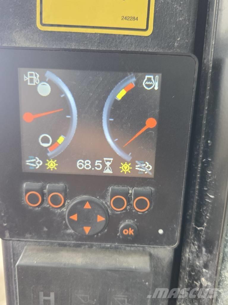 Manitou 1350 R スキッドステアローダー