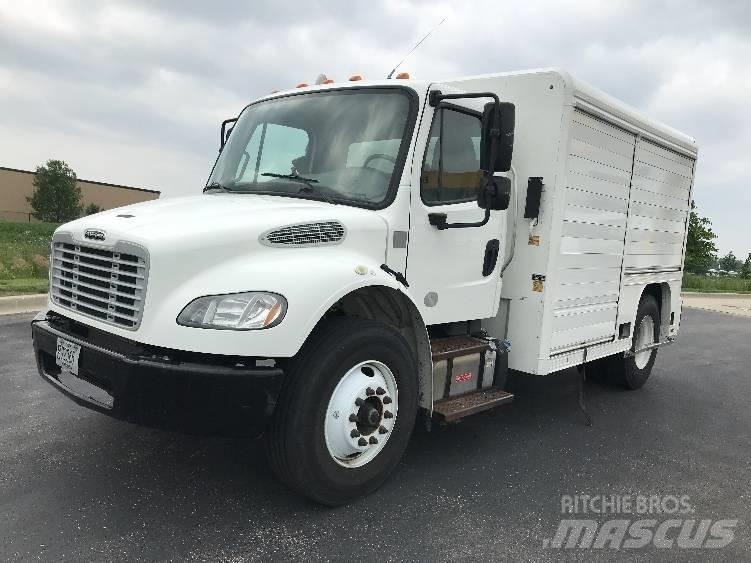 Freightliner M2 飲料運送車両