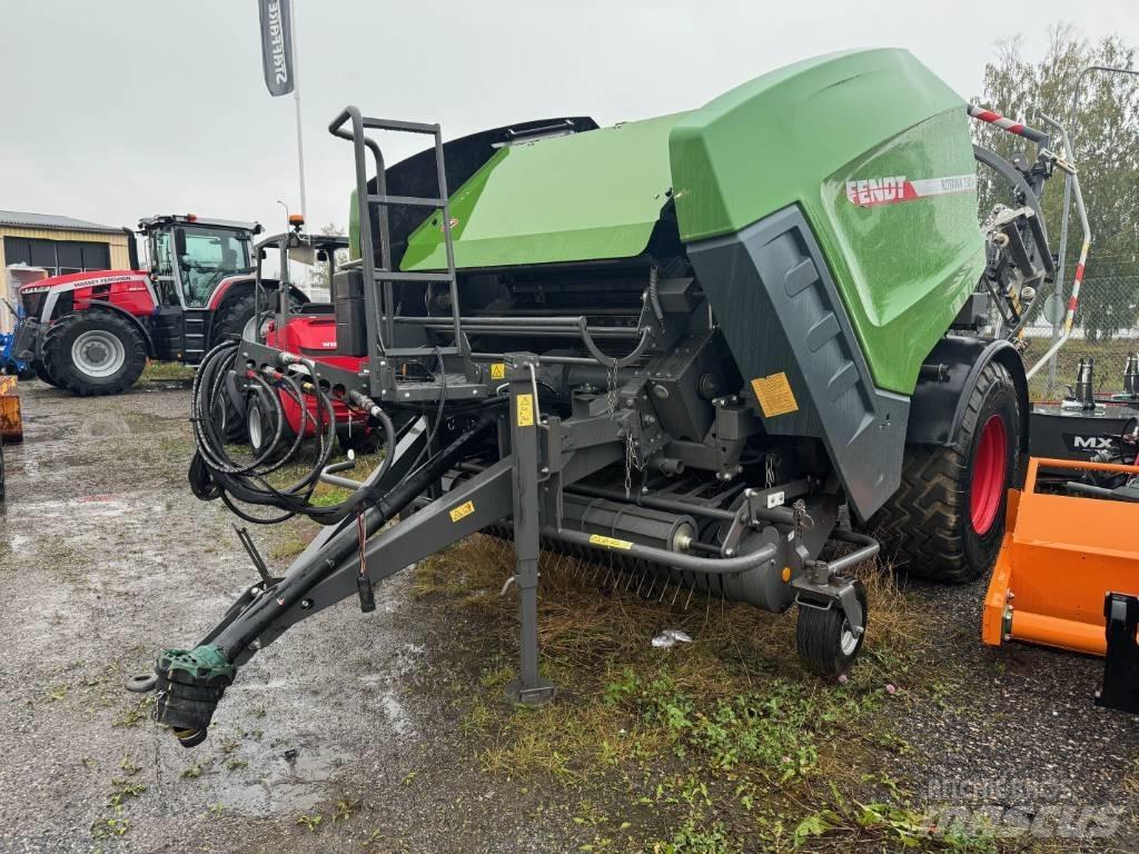Fendt Rotana 130 F ラウンドベーラー