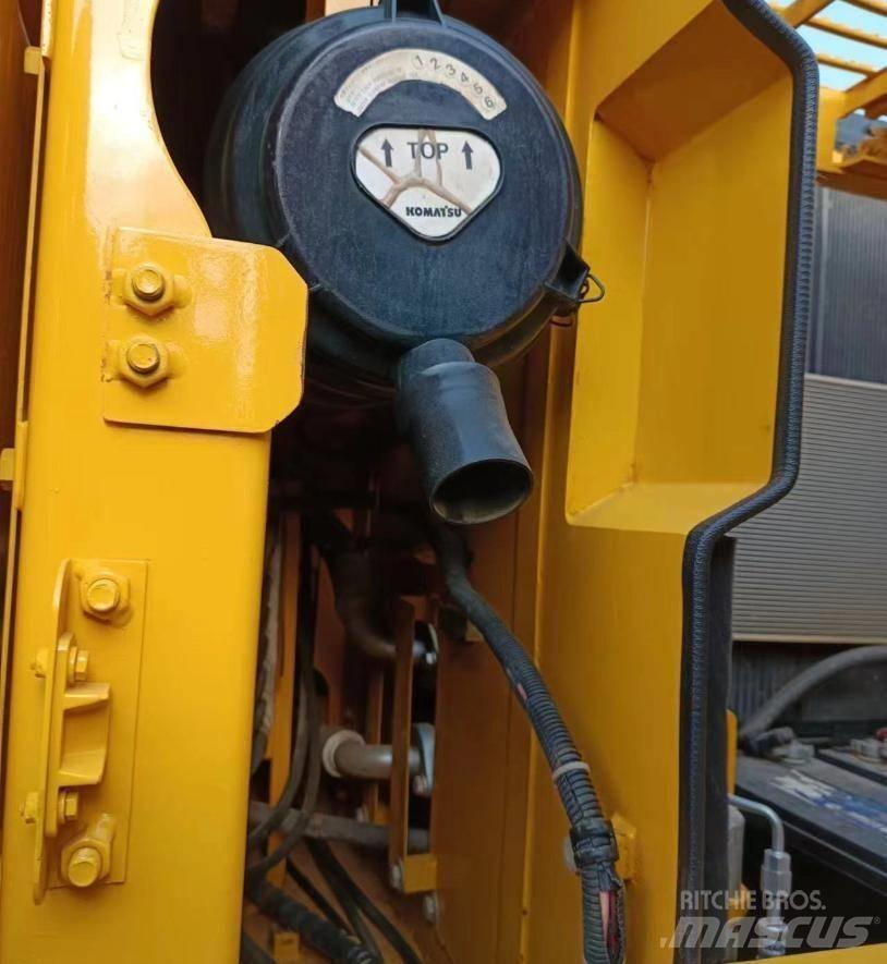 Komatsu PC 160 LC 大型油圧ショベル12t以上（パワーショベル・ユンボ）