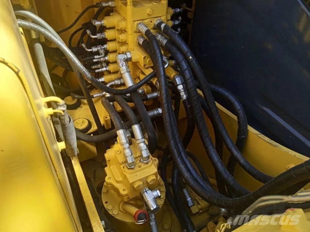 Komatsu PC130-7 大型油圧ショベル12t以上（パワーショベル・ユンボ）