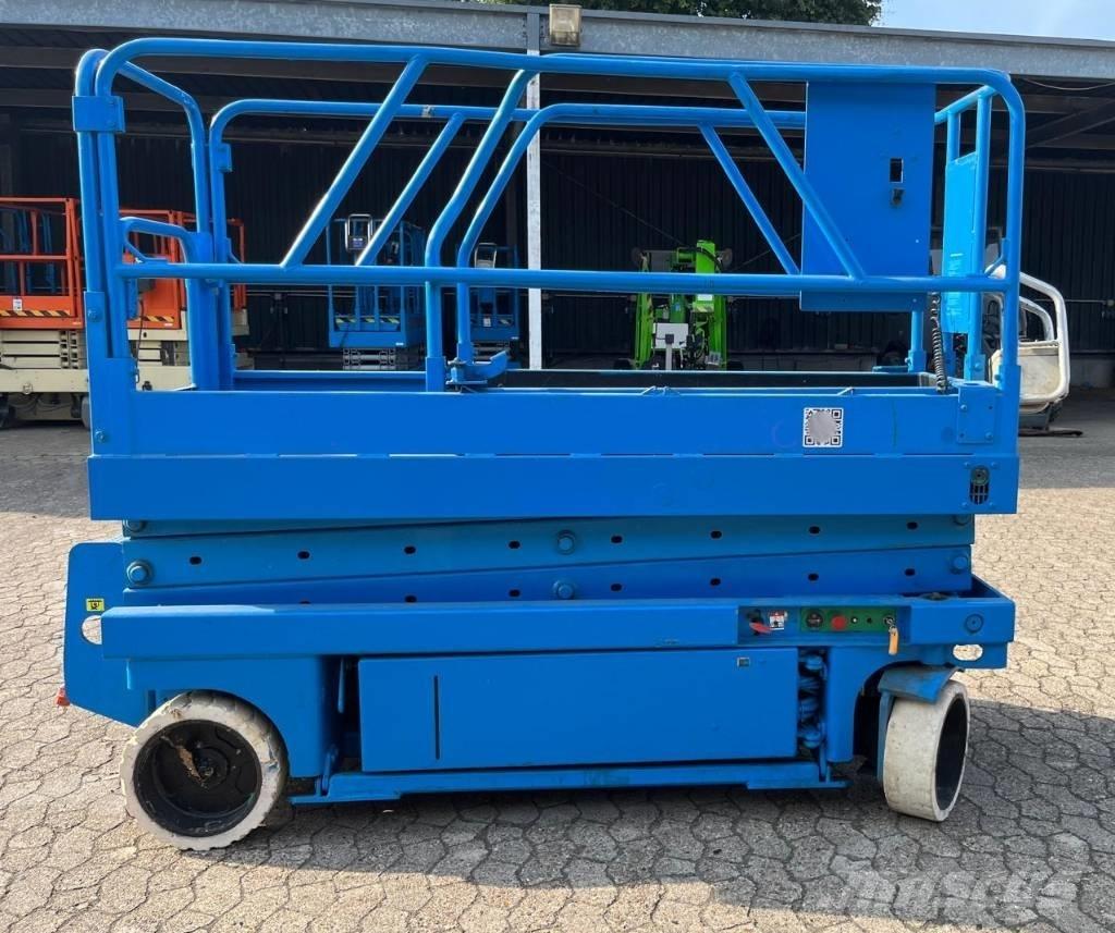 Genie 2032 シザースリフト
