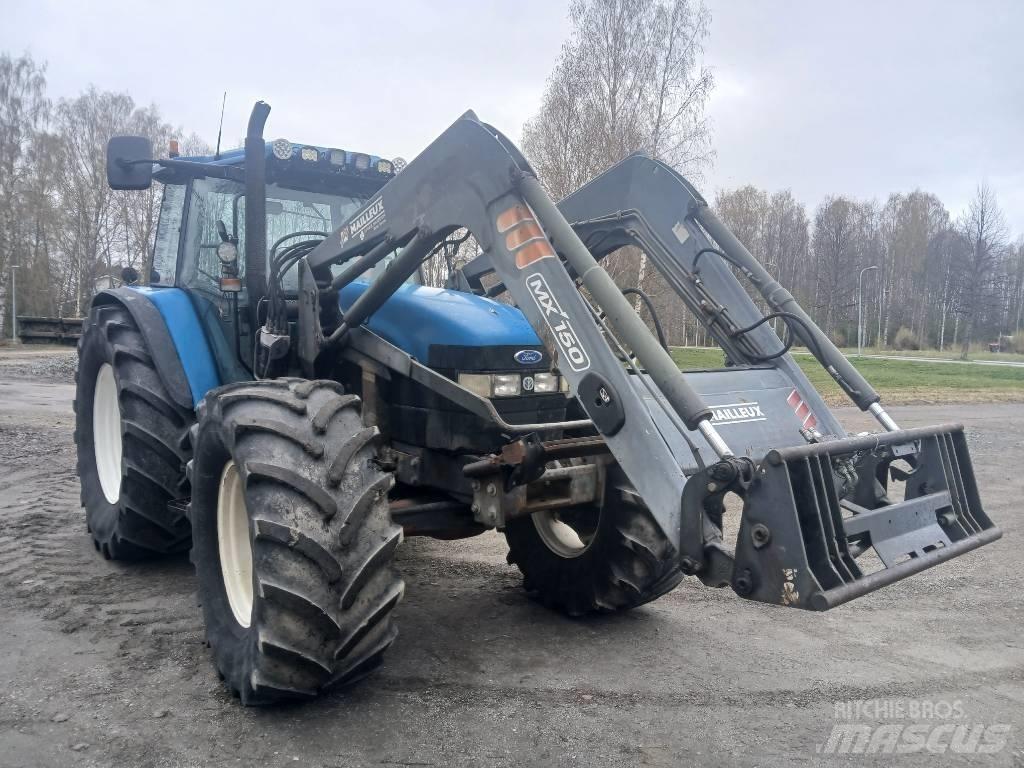 New Holland 8360 RC トラクター