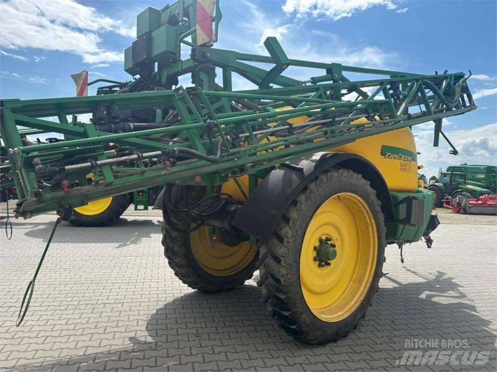 John Deere 740i 牽引型スプレイヤー