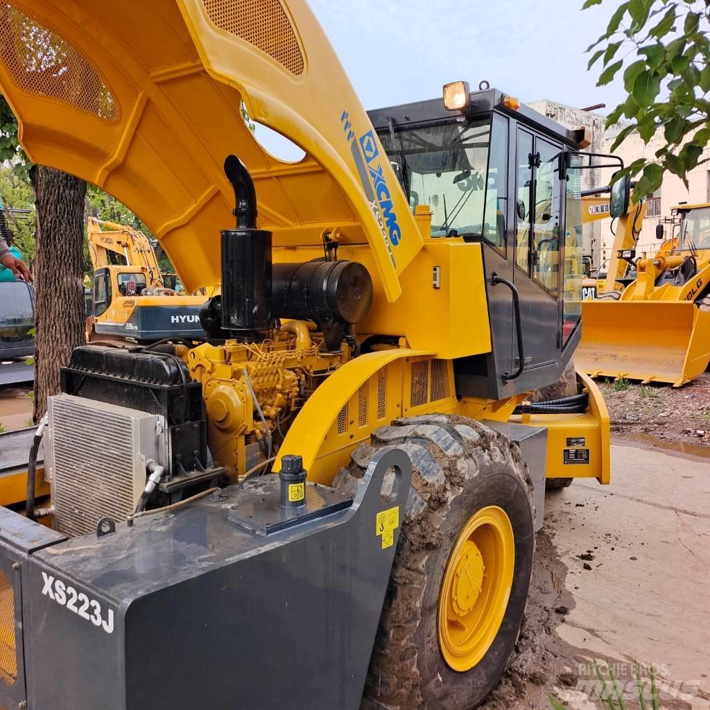 XCMG XS 223 J 振動ローラ