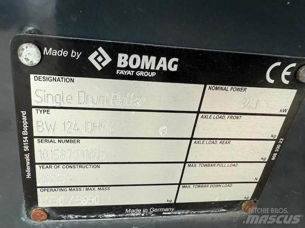 Bomag 124 DH-5 振動ローラ