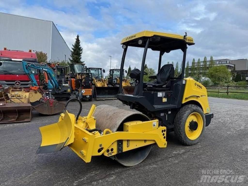 Bomag 124 DH-5 振動ローラ