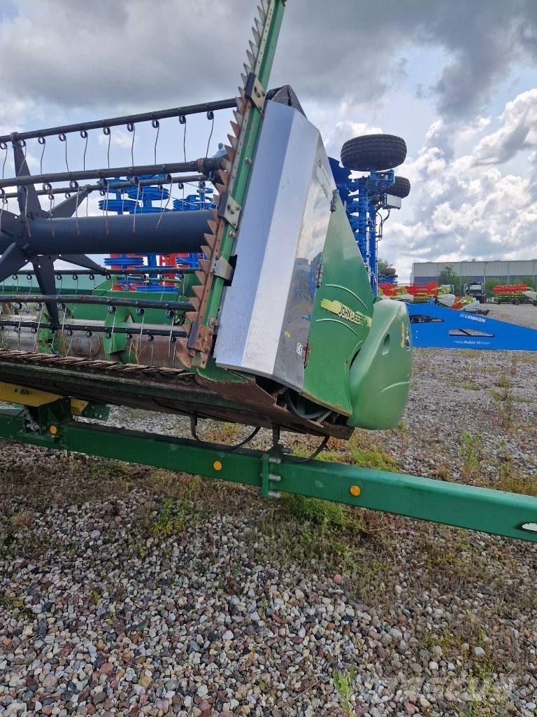 John Deere T670 コンバイン