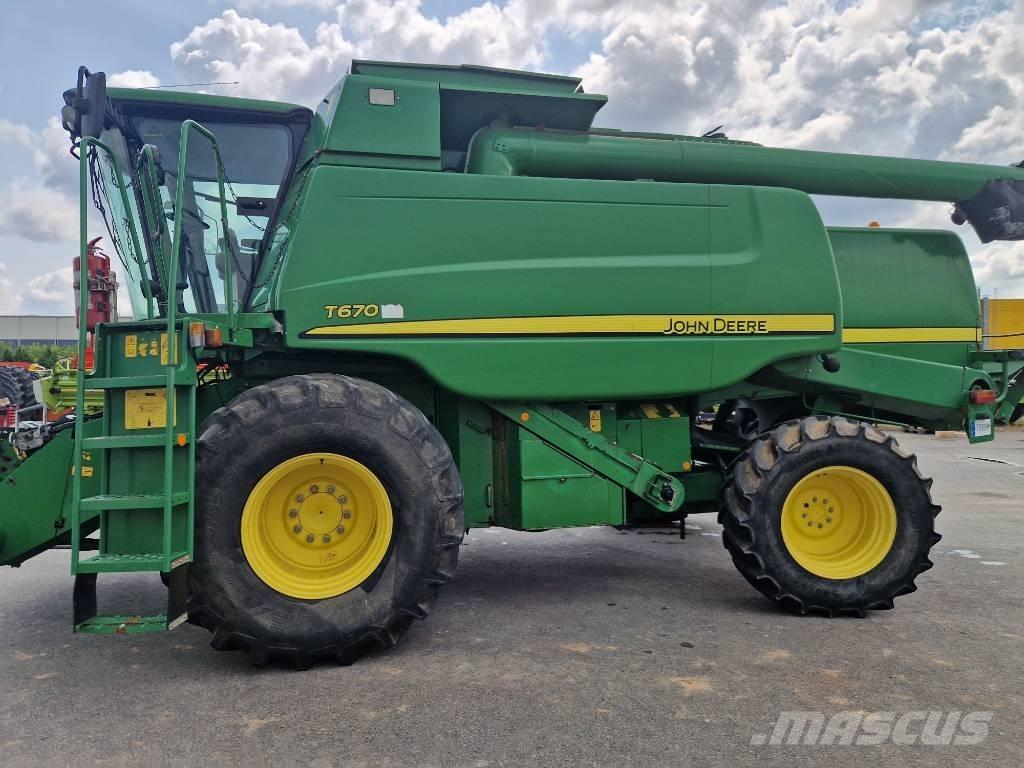 John Deere T670 コンバイン