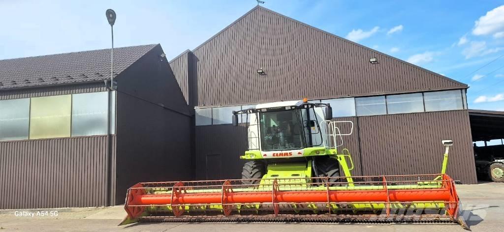 Claas 570 コンバイン