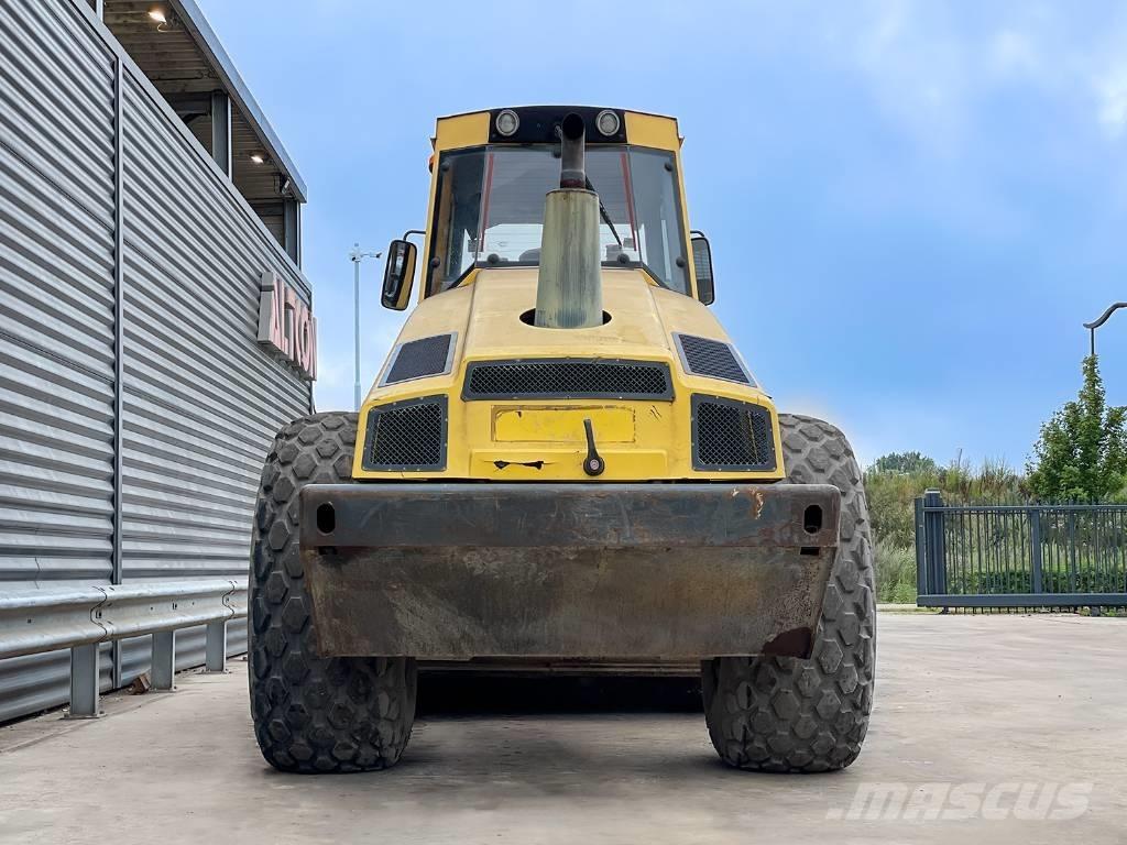 Bomag BW 213 DH-4 振動ローラ