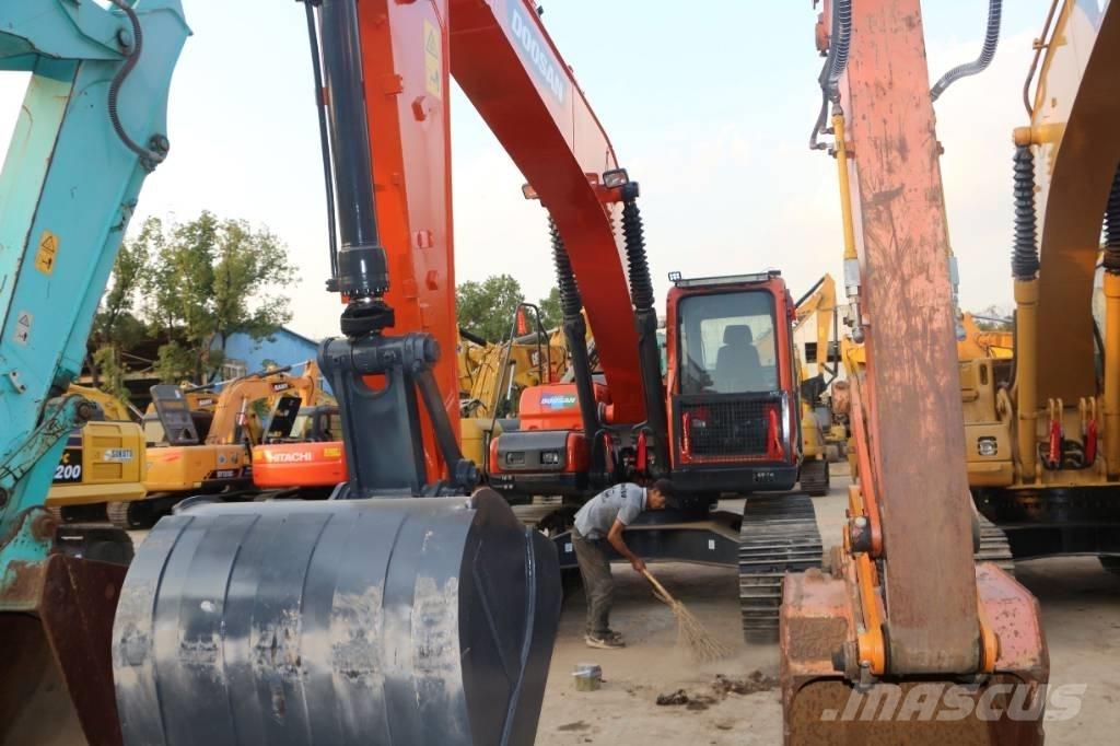 Doosan dx225 大型油圧ショベル12t以上（パワーショベル・ユンボ）