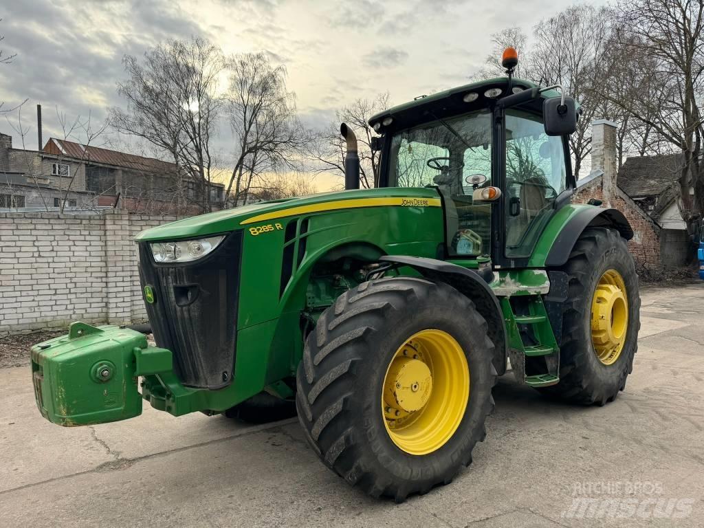 John Deere 8285 R トラクター