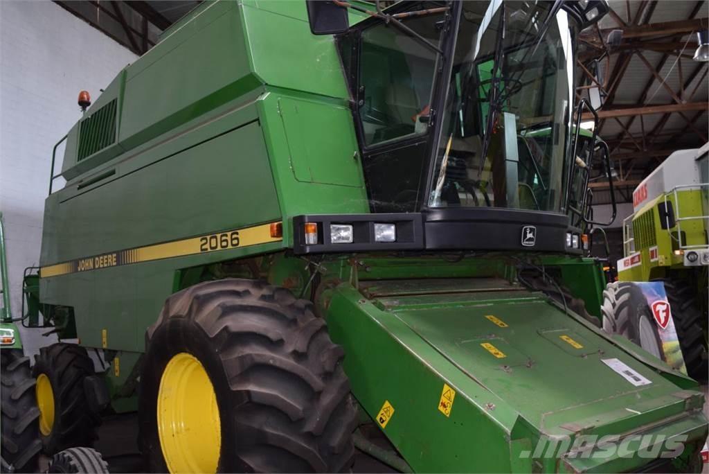 John Deere 2066 コンバイン