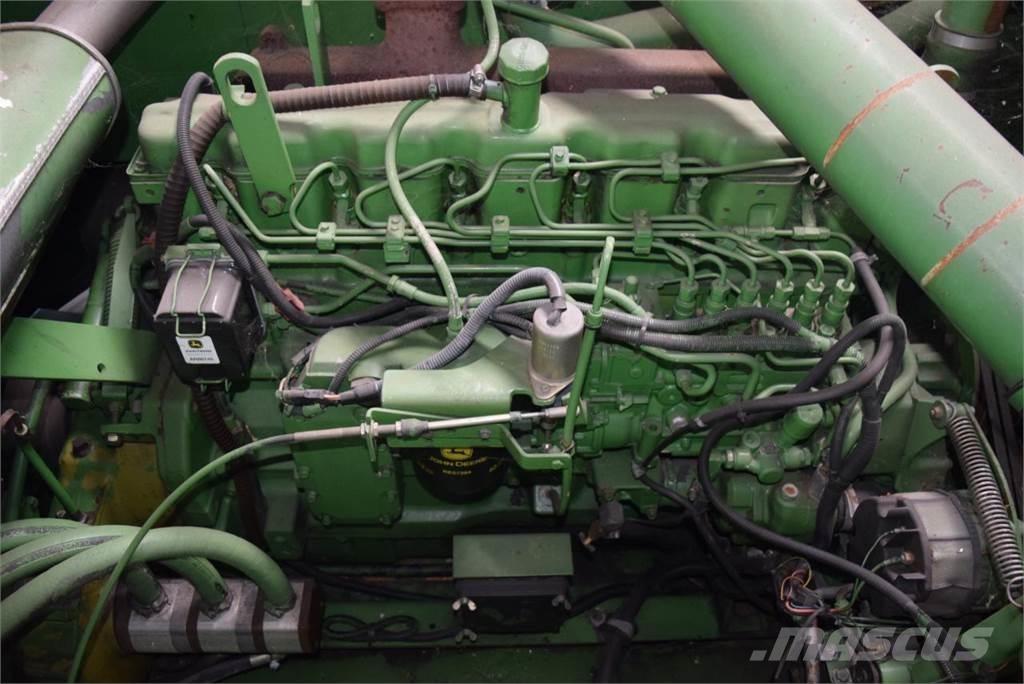John Deere 2066 コンバイン