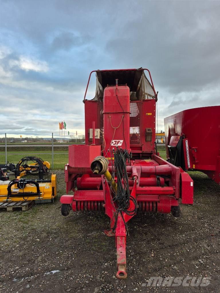 JF 3500 セルフローディングトレーラー