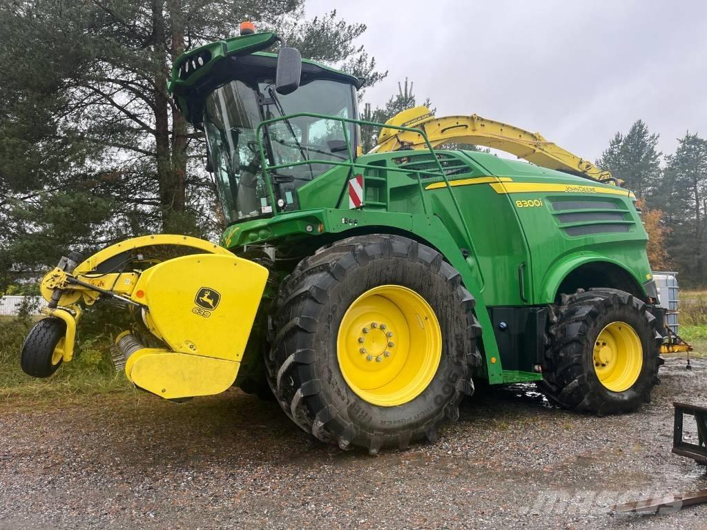 John Deere 8300 自走式フォレージハーベスター