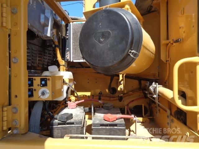 CAT 330 D L 大型油圧ショベル12t以上（パワーショベル・ユンボ）
