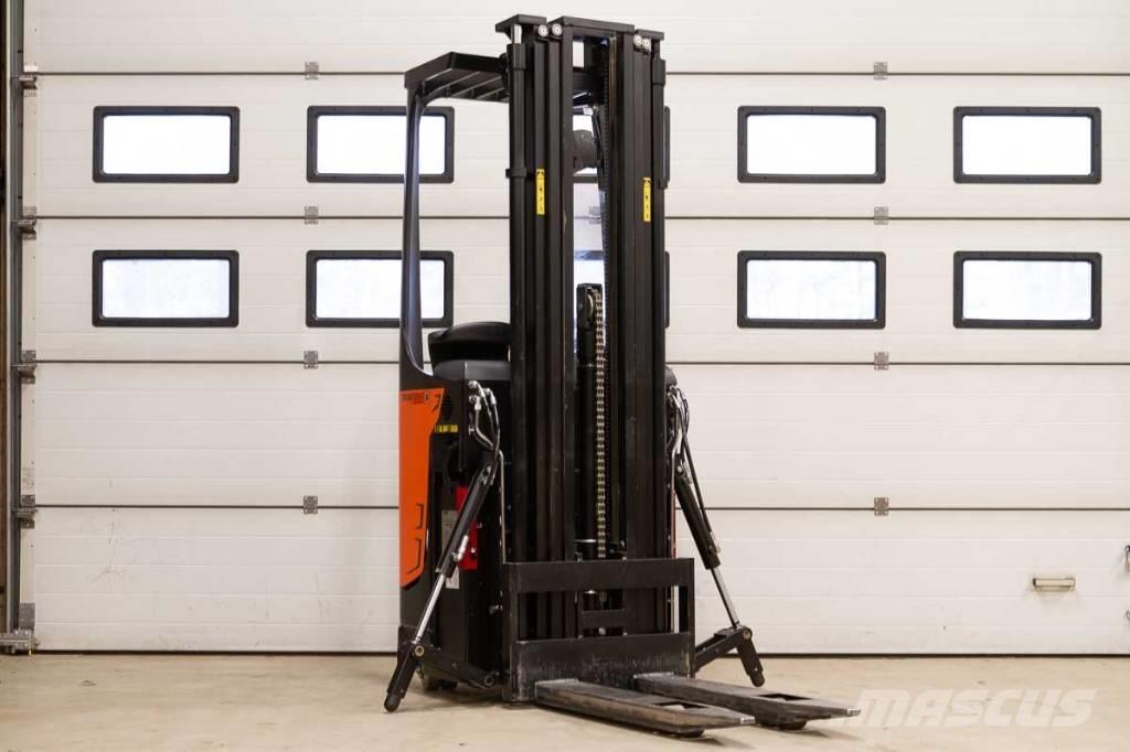 Rocla SST 12 AC 自走式スタッカー