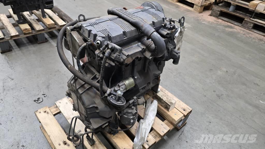 Deutz BF4M1008 エンジン