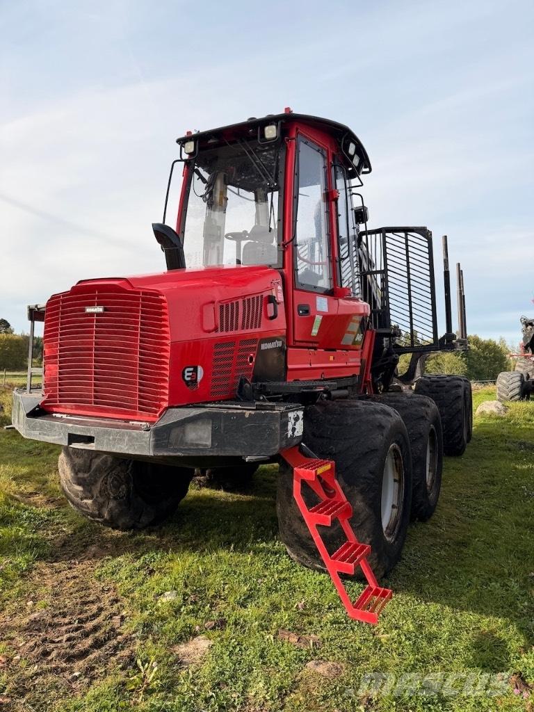 Komatsu 845 フォワーダー