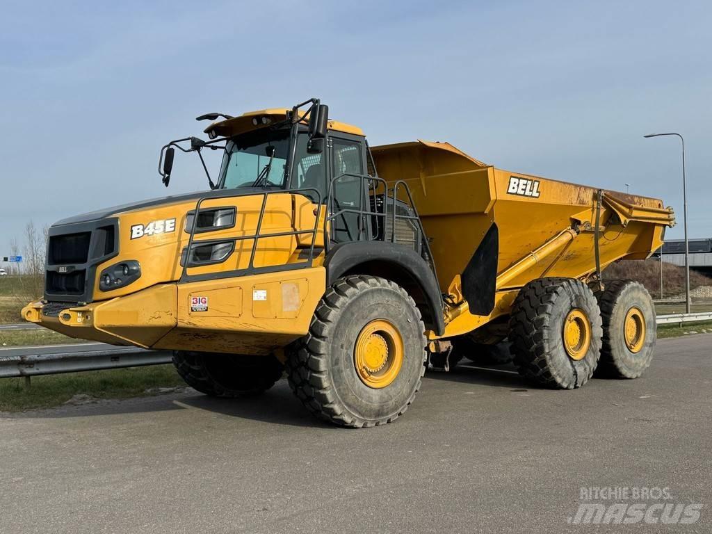 Bell B45E 6x6 アーティキュレート式ダンプトラック