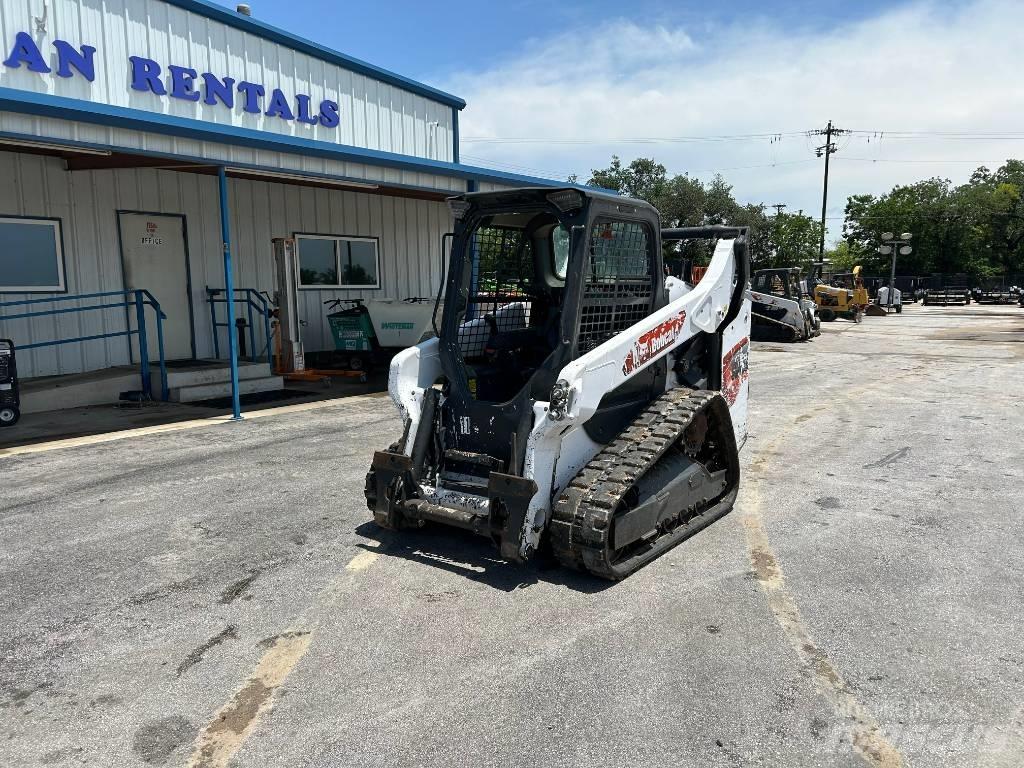 Bobcat T64 スキッドステアローダー