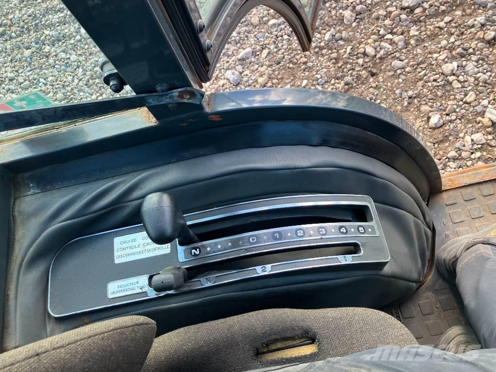 Kubota ST 30 コンパクトトラクター