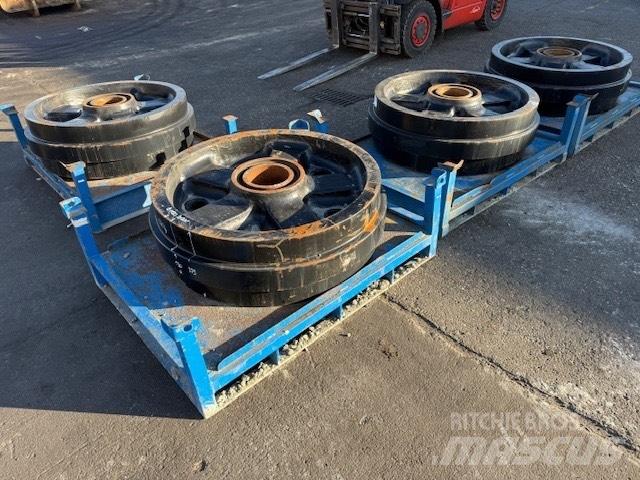 CAT 6020 NEW IDLER 無限軌道、クローラ、履帯